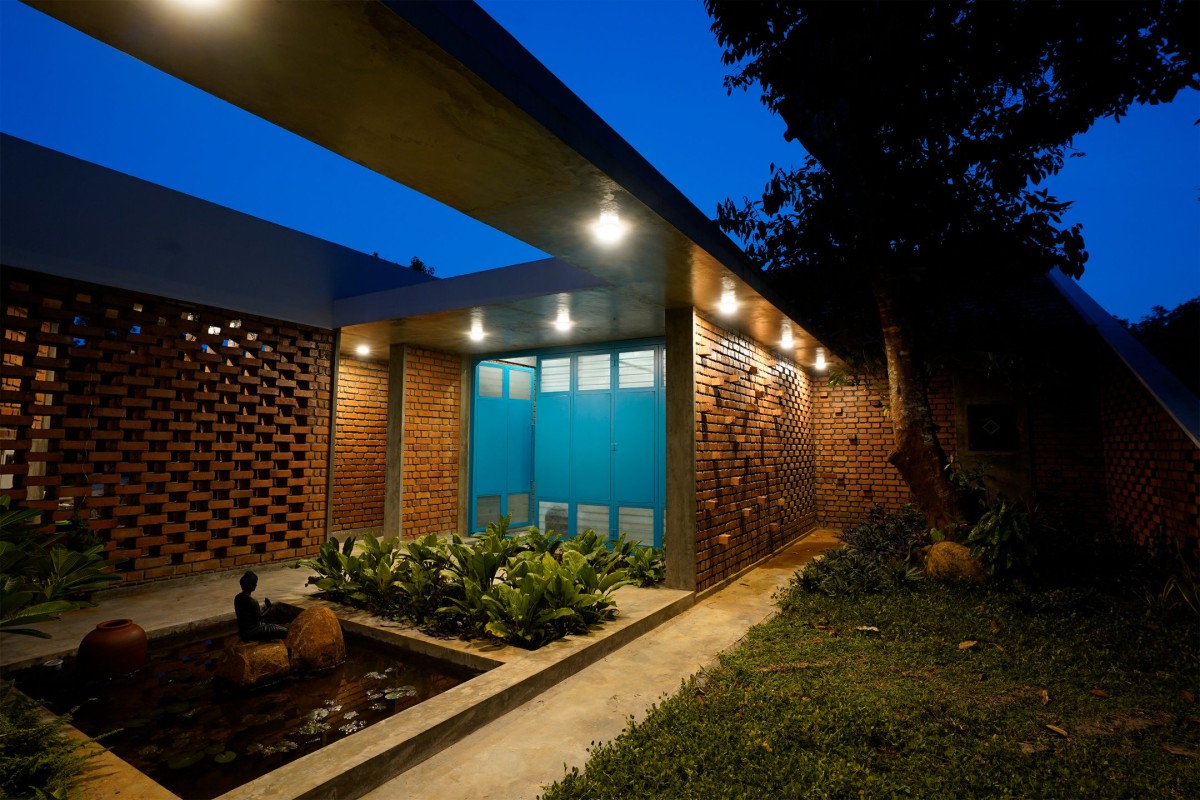 Night shot of Verandah of Bay Leaf House by Project 51 A (h)