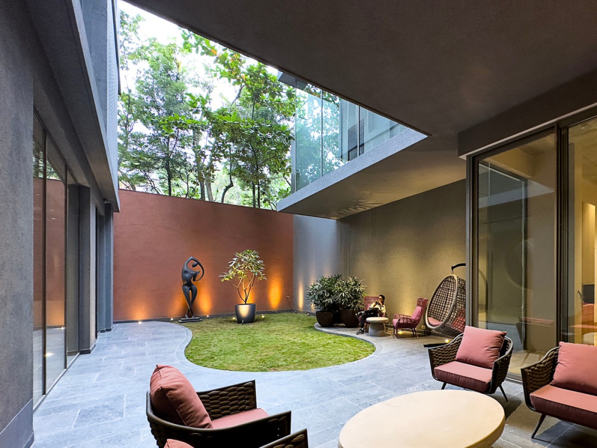 Subterranean Courtyard of Zen Spaces by Sanjay Puri Architects