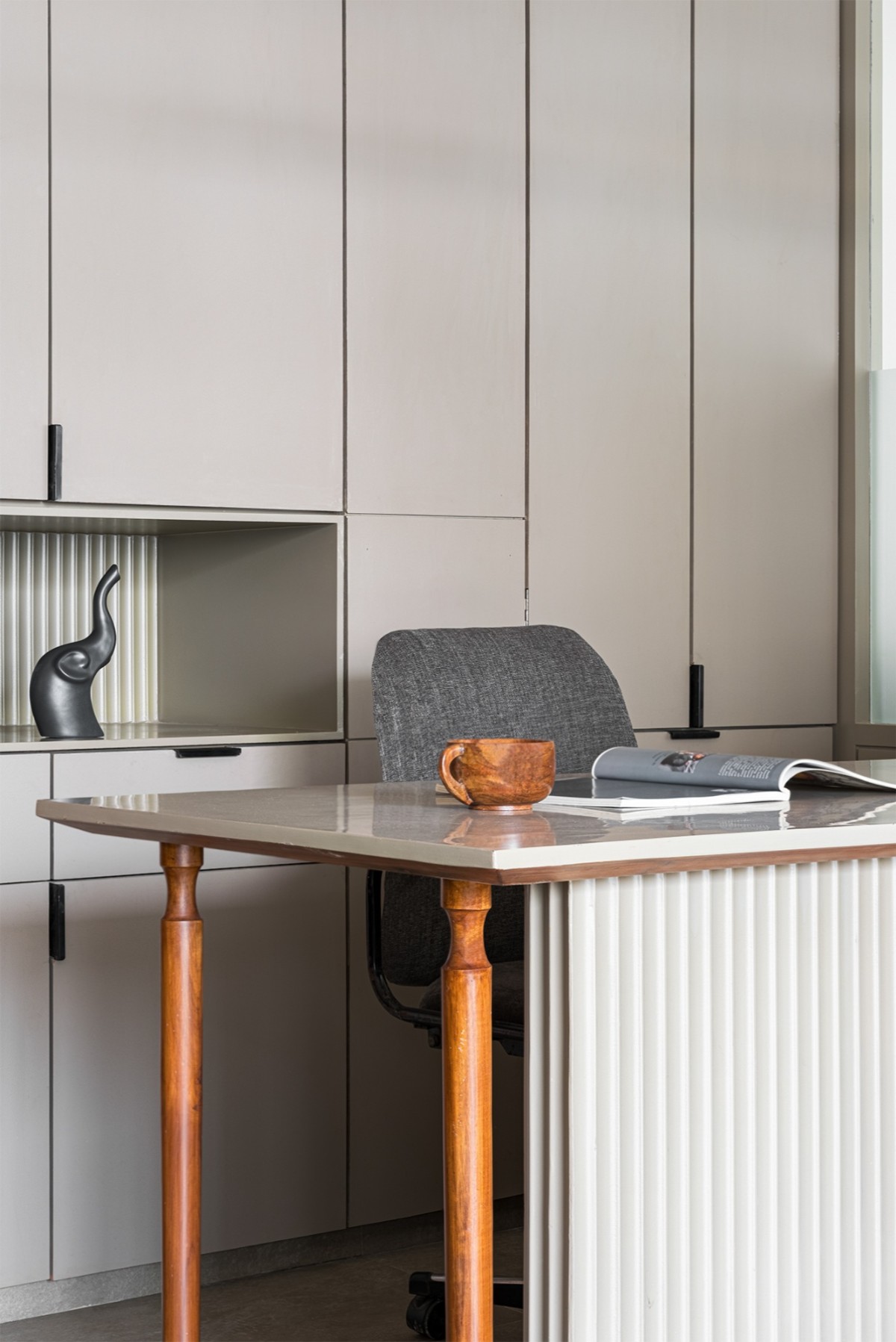 Interior view of Fluted Office by Dhanesh Gandhi Architects