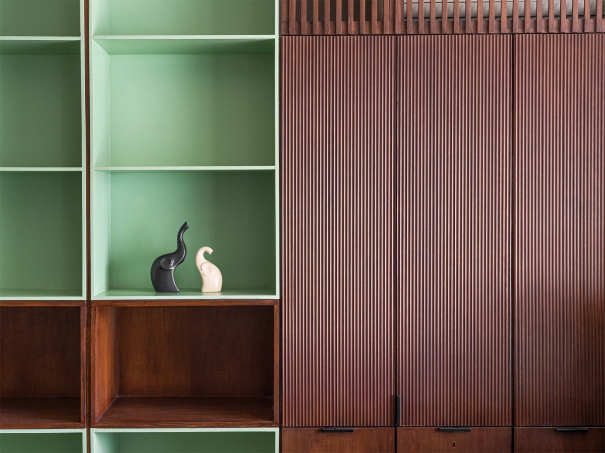 Detailed shot furniture of Fluted Office by Dhanesh Gandhi Architects