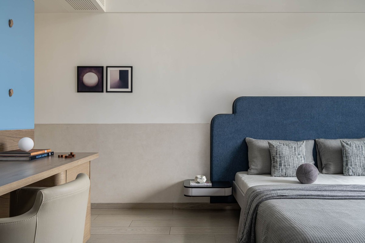 Bedroom 3 of Greige House by LADLAB