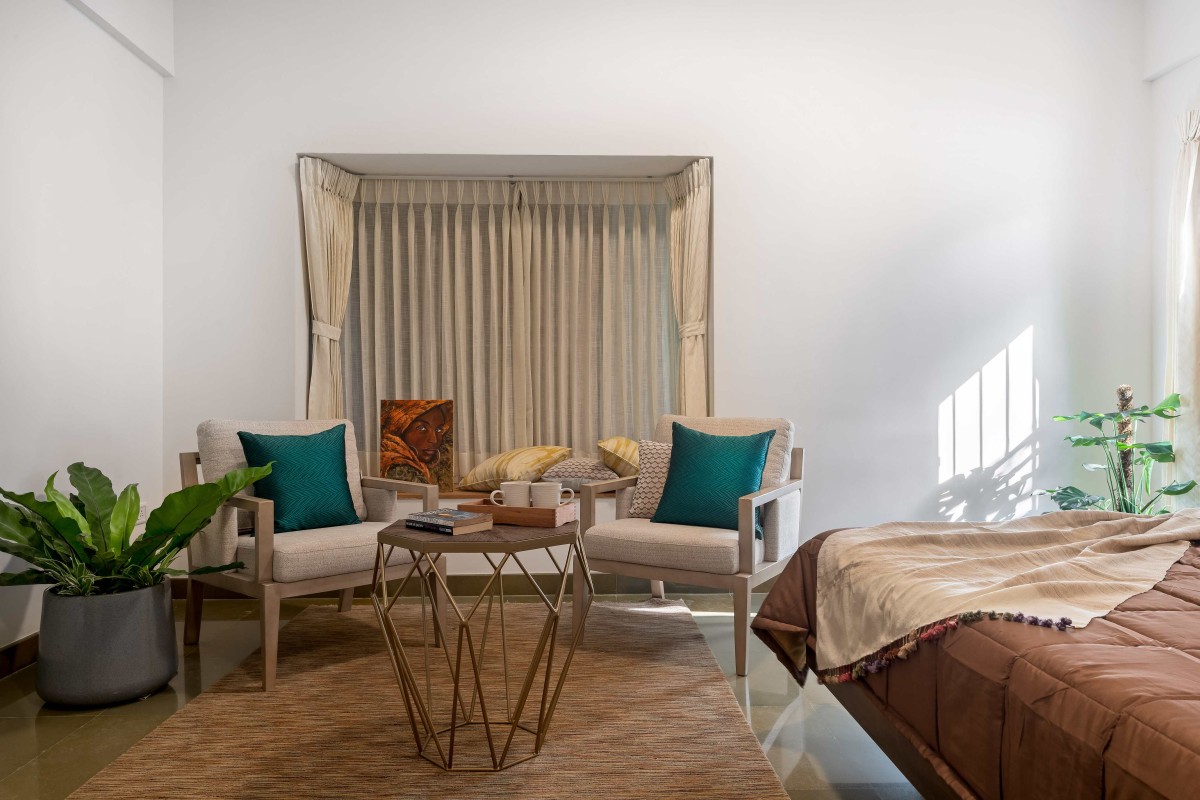 Master Bedroom Couch of Shreesha Residence By Shilpa Sambargi Architects