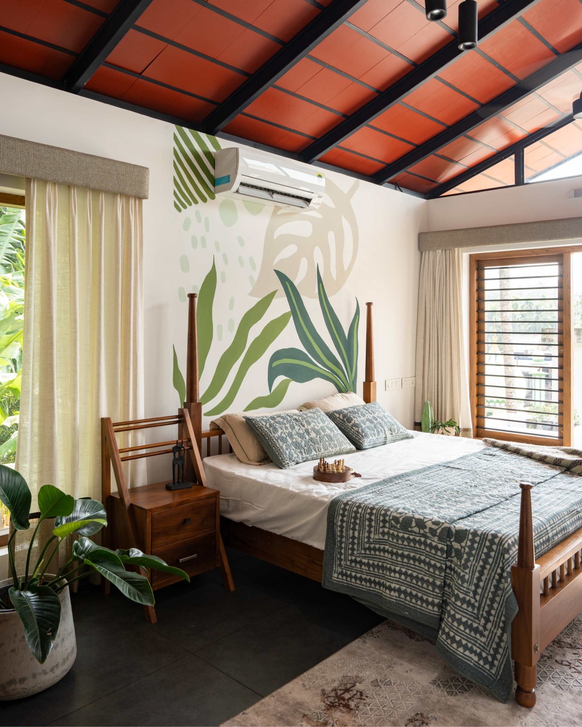 Bedroom 2 of Breen House by CLAYCOOP Architects