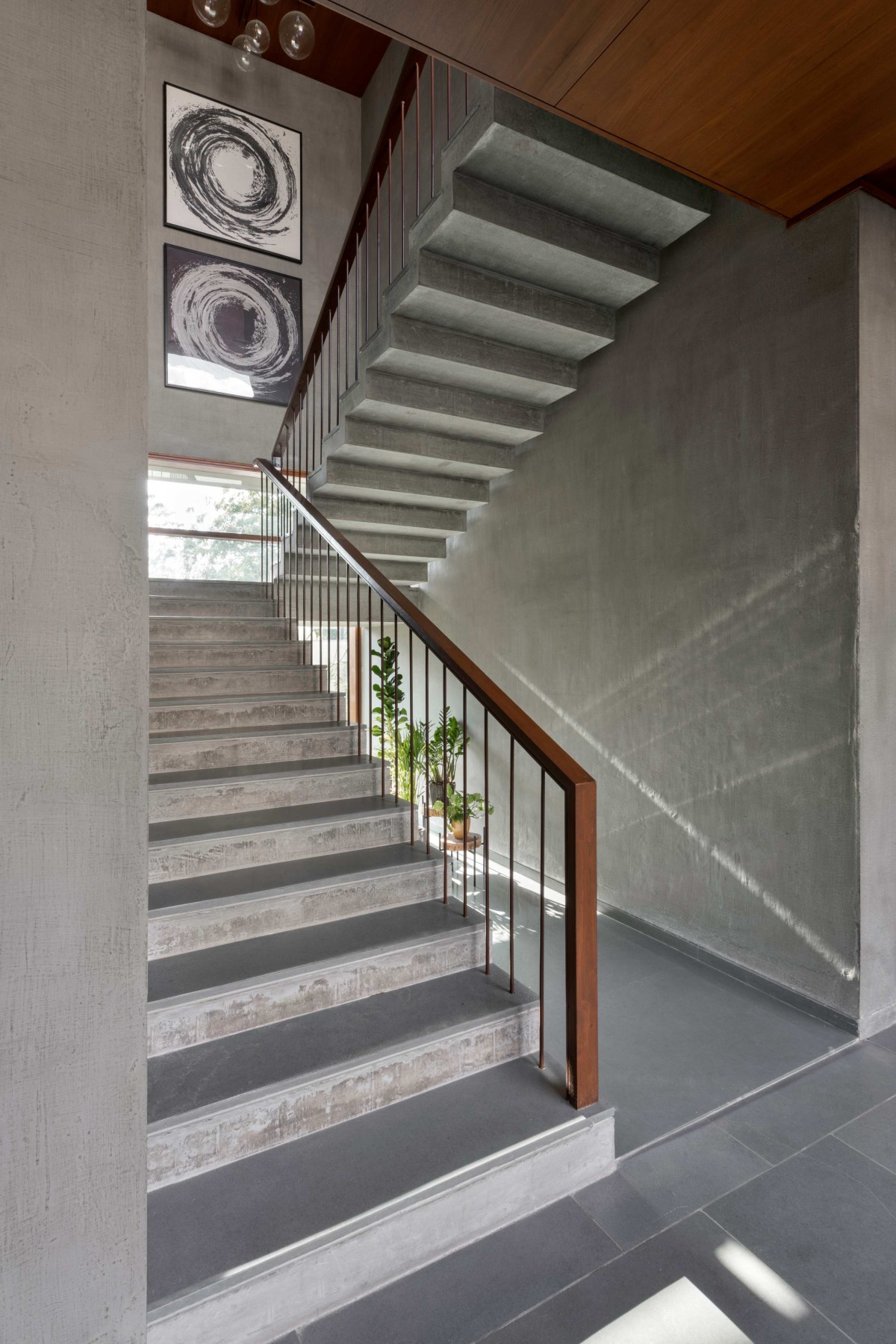 Staircase of Monolithic House by Modo Designs