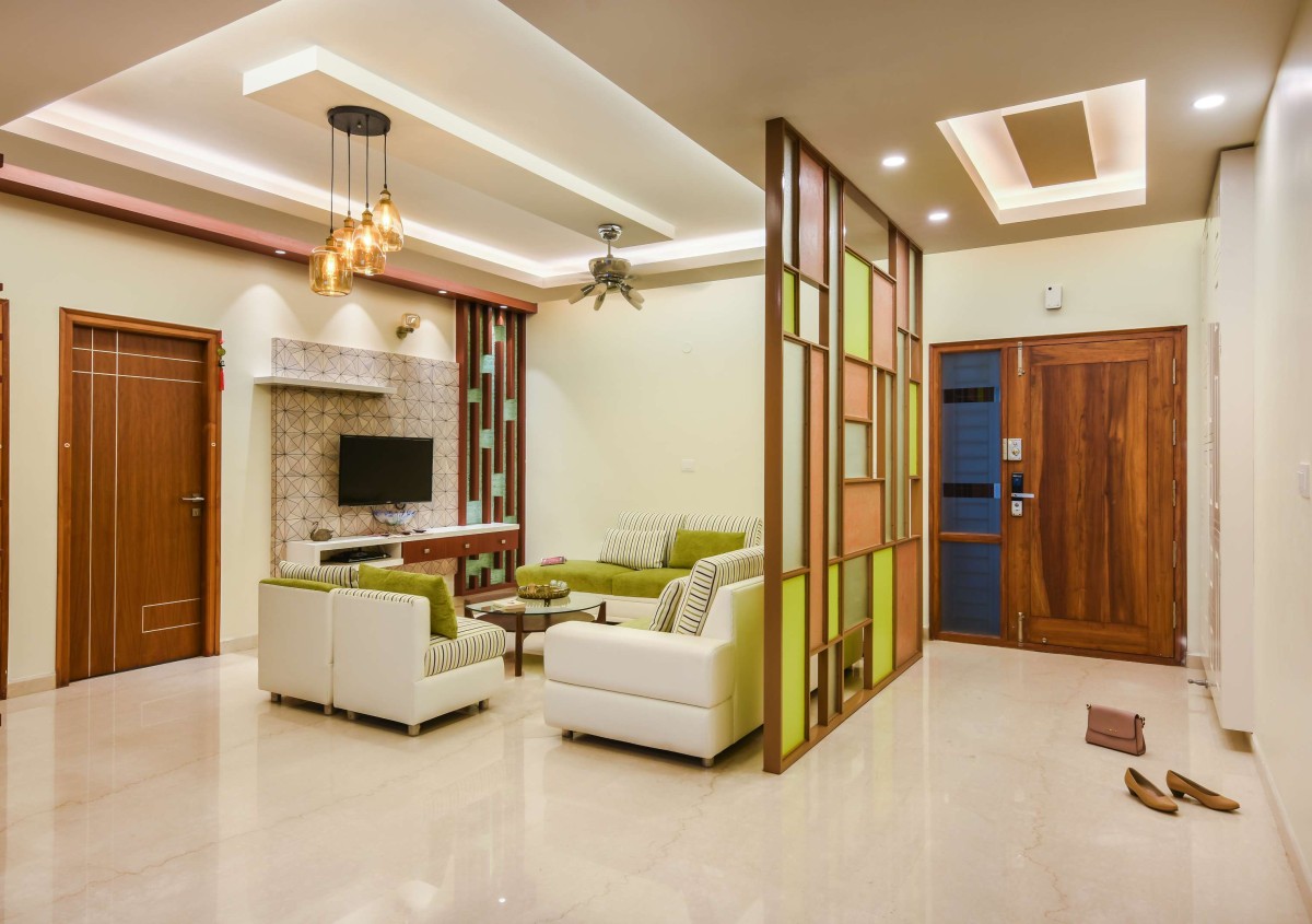 Living room and entrance foyer of Bhartiya Residence by Vishwanath And Associates