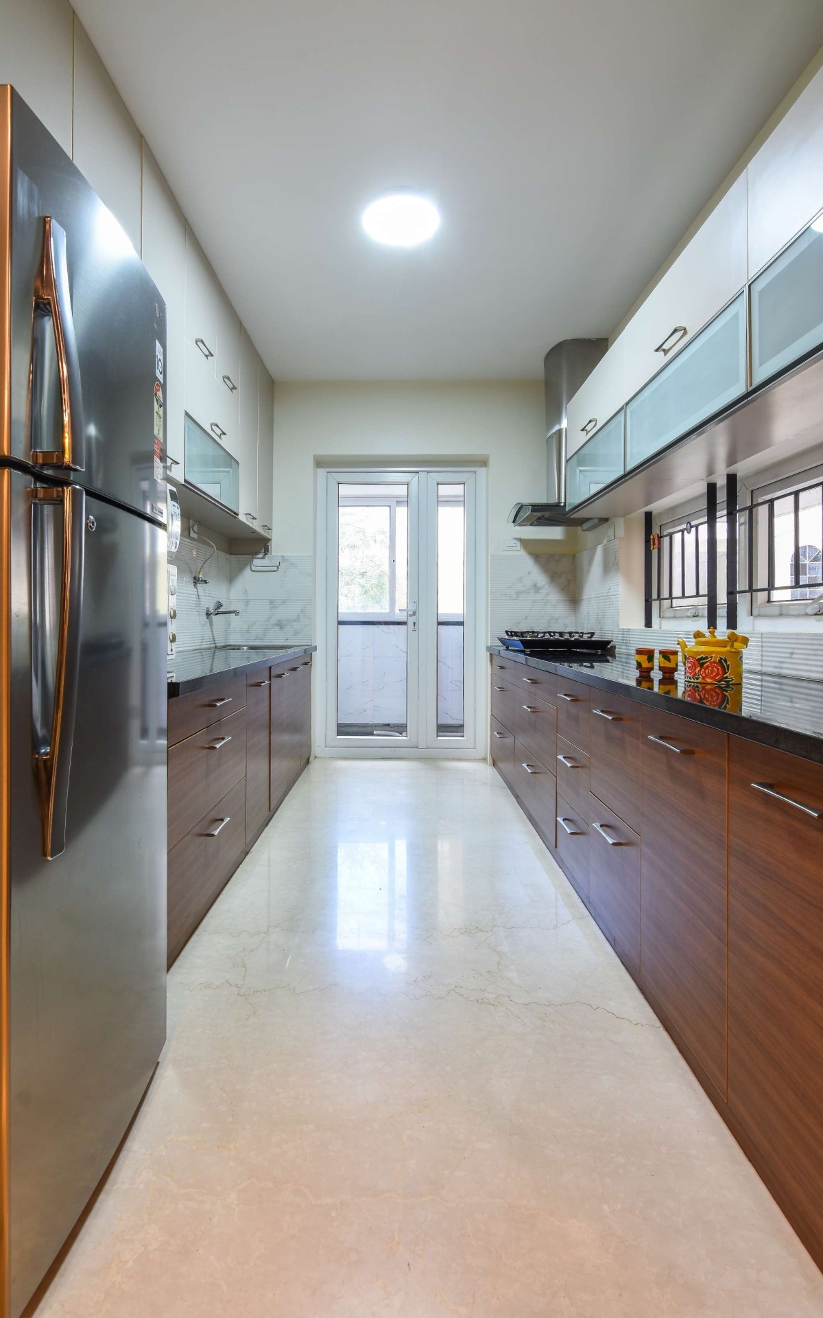 Kitchen of Bhartiya Residence by Vishwanath And Associates