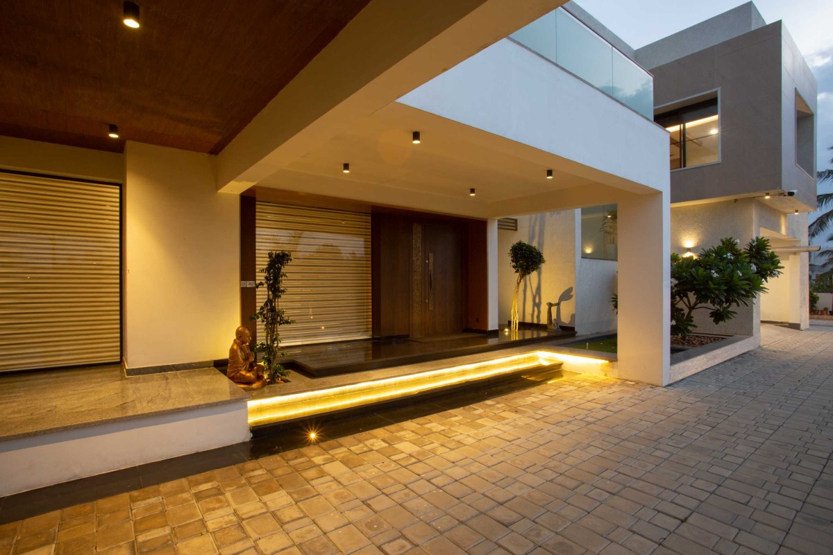 Main Entrance of The Tropical Beach House by Inventarchitects