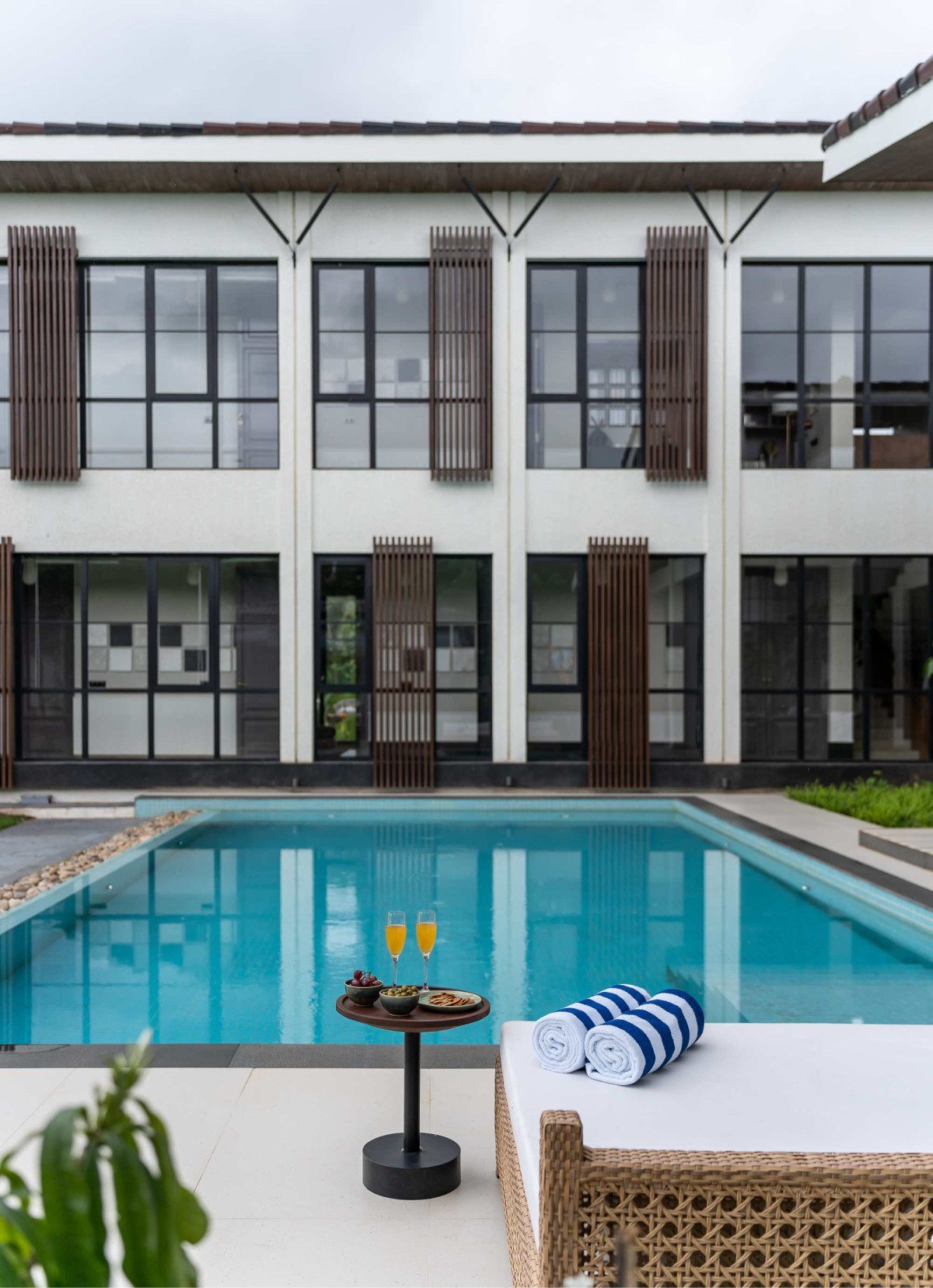 Swimming pool of RJ House by ARA Designs