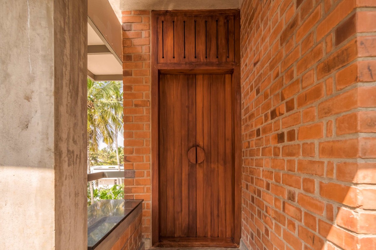 Detailed shot of door of Idam- A house that calls back by Ishtika Design Studio