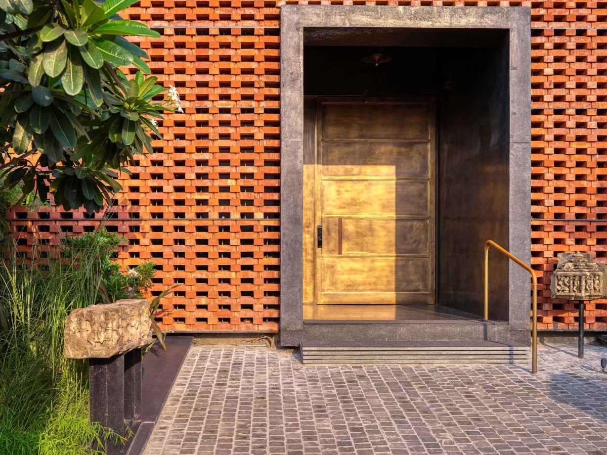 Entrance of Ishtika House by SPASM Design Architects