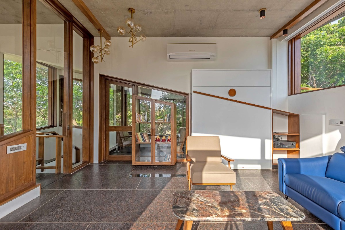 Lounge of House at Gulmohar Greens by Studio 4000