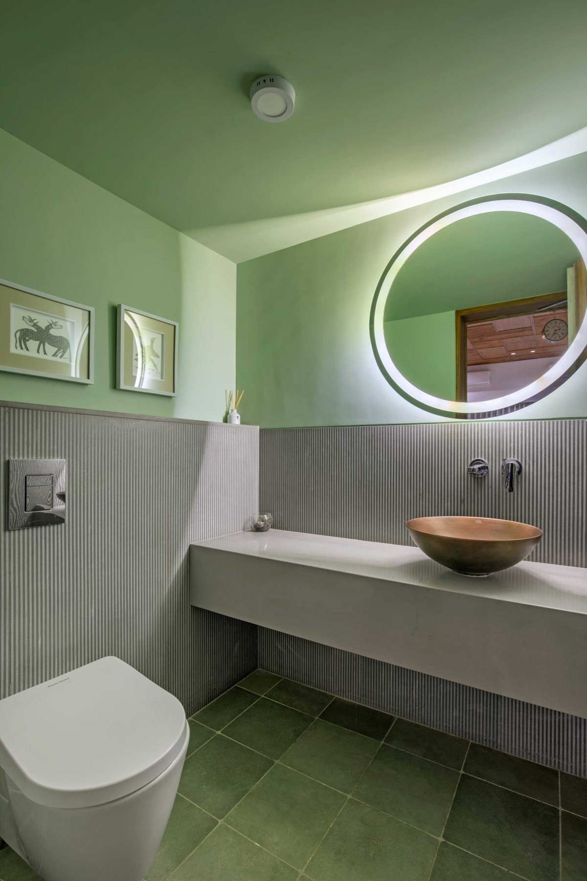 Toilet of Concrete Screen Bungalow by DP Dimensions