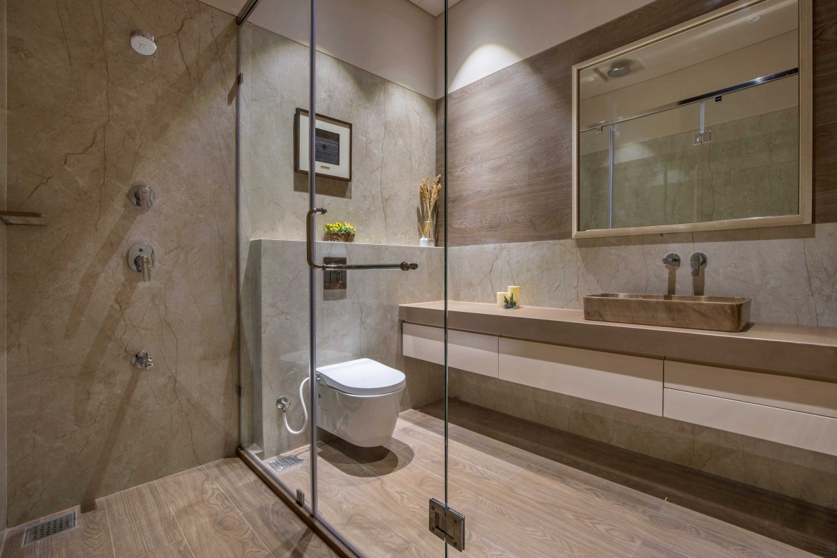 Bathroom and Toilet of Concrete Screen Bungalow by DP Dimensions