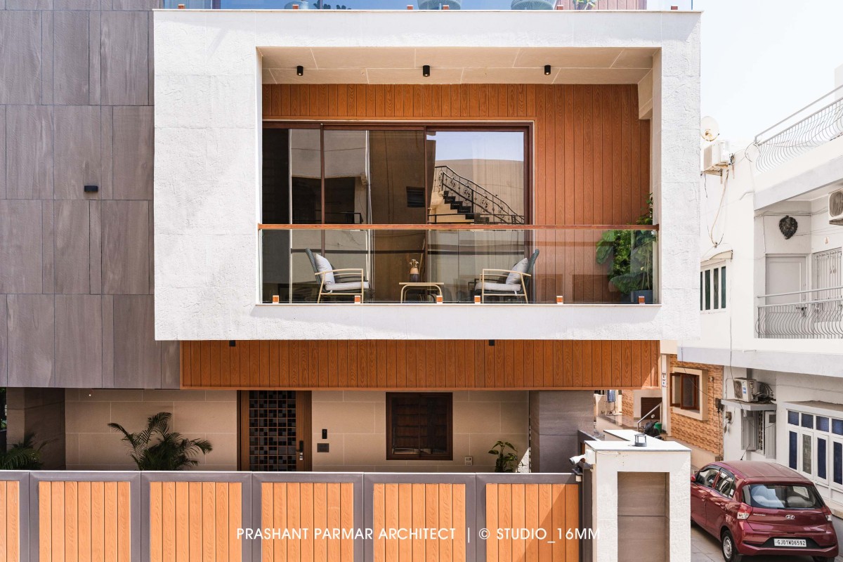 Balcony of Elevated Compact House by Prashant Parmar Architect  Shayona Consultant