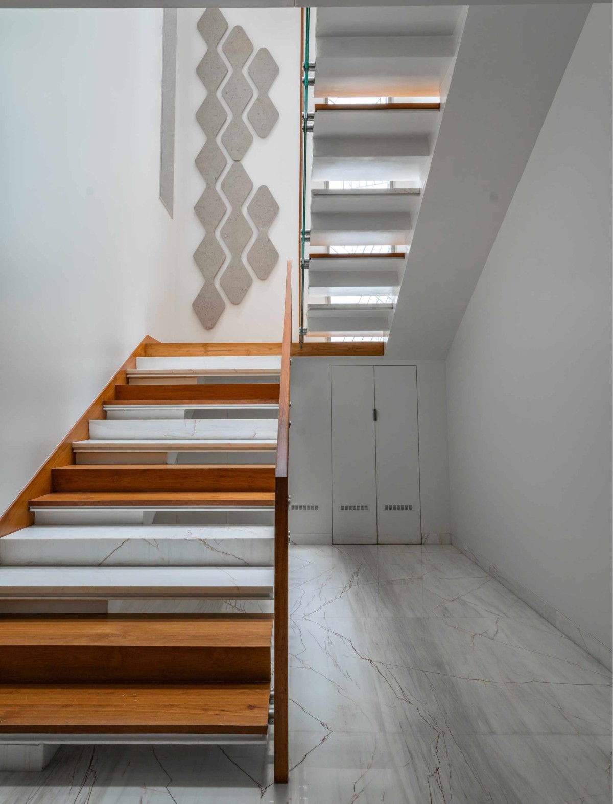 Staircase of House of Lights by Cubism Architects & Interiors
