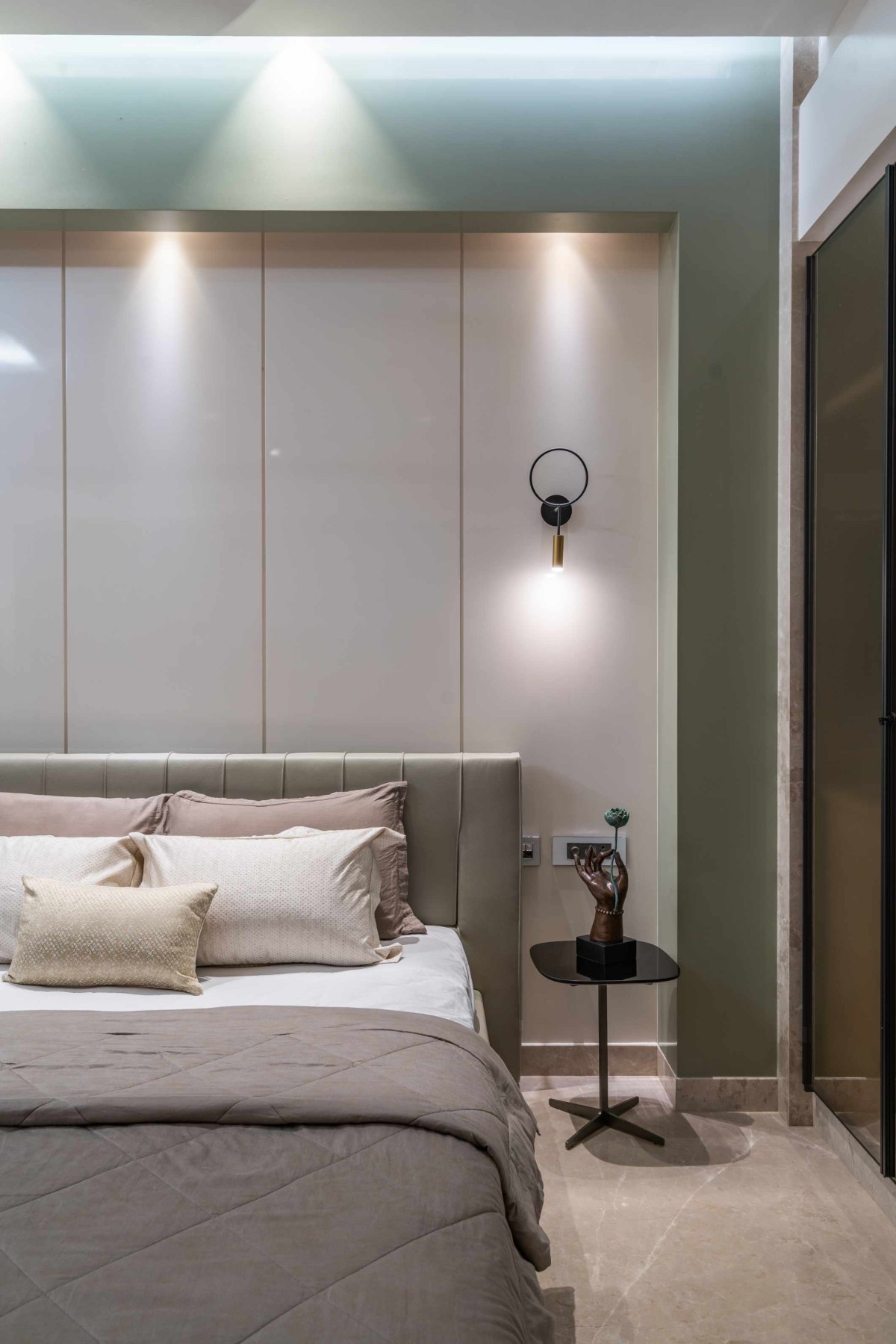 Bedroom of House of Lights by Cubism Architects & Interiors