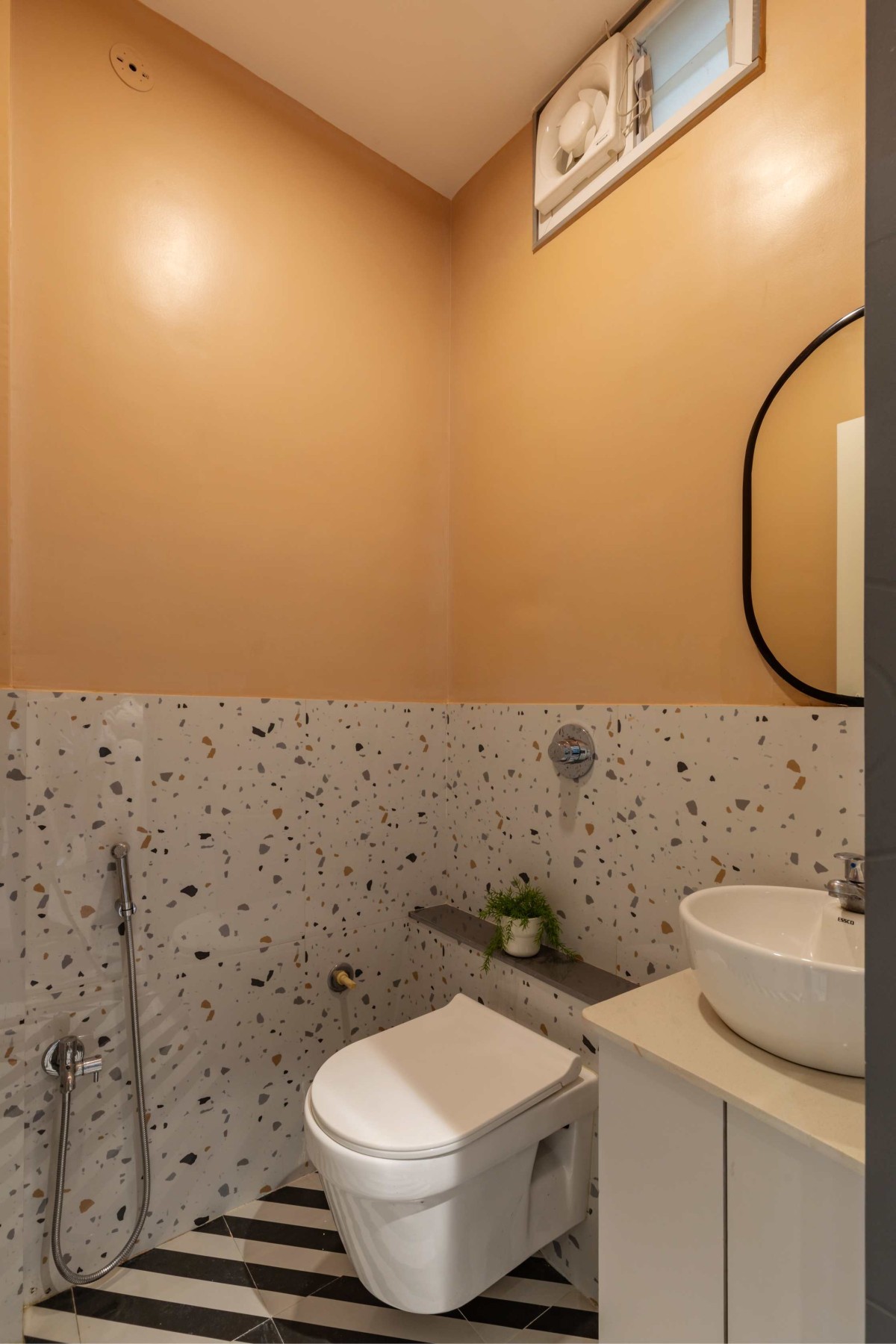 Toilet of The Coral Project by Pranjal Agrawal Design Studio
