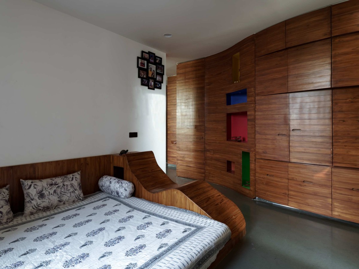 Bedroom of The Breathing Quadrant by PMA madhushala