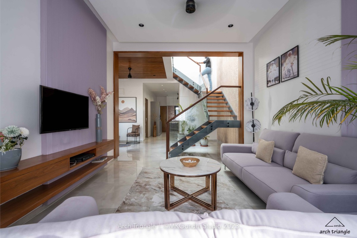 Living room of Jiruwala Residence by Arch Triangle