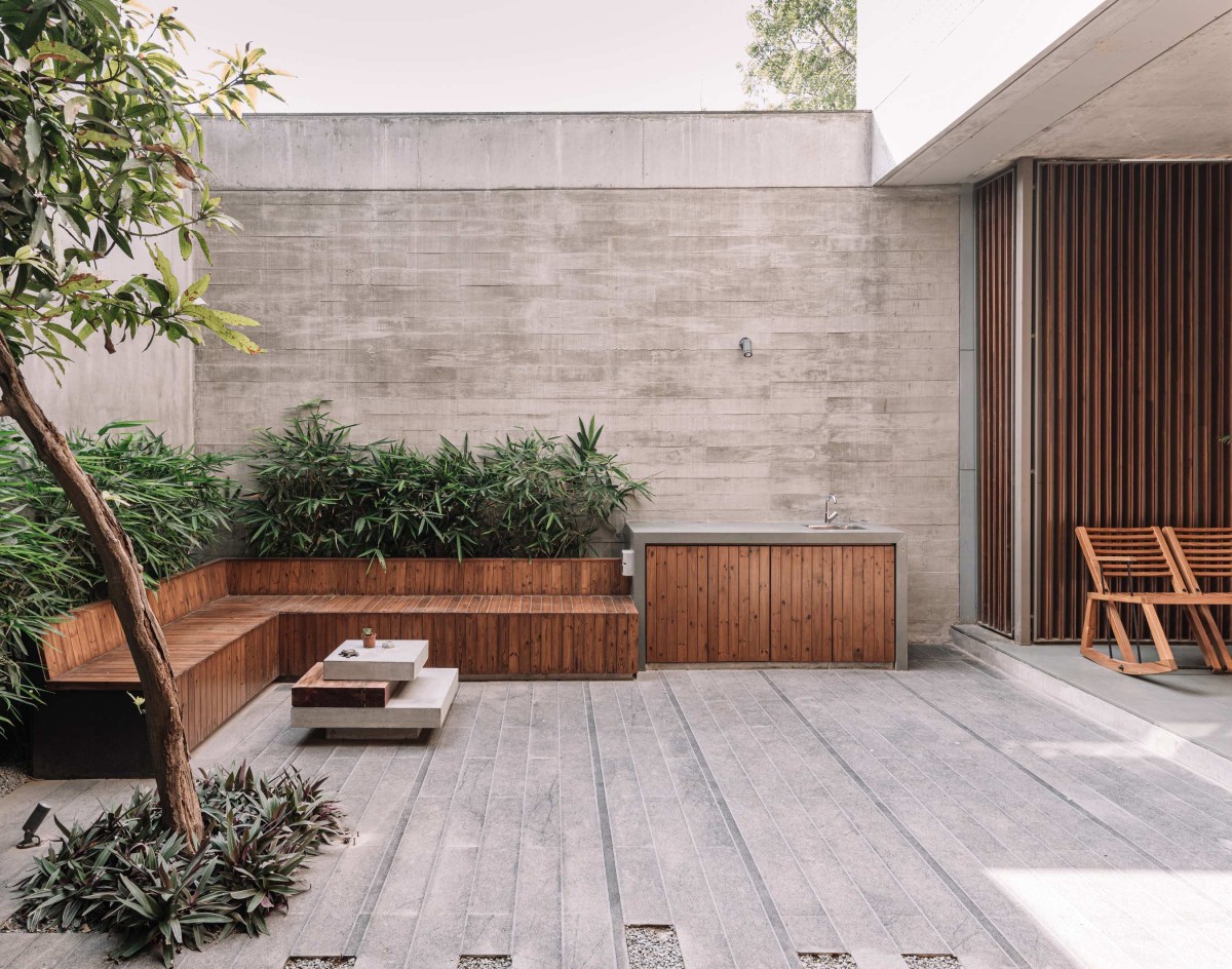 Seating area at court of The Inside Out House by Modo Designs