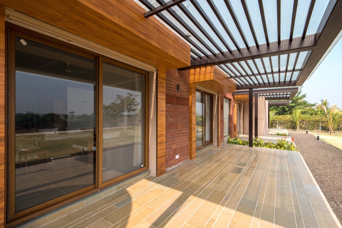 Outdoor Deck of The Bay House by Environ Planners
