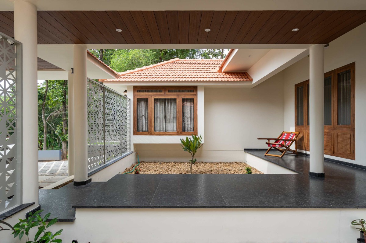 Verandah and Sitout of Arackal Madom by In Between Space Architects