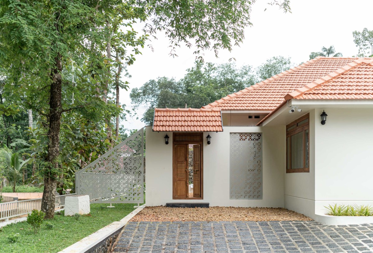 Exterior view of Arackal Madom by In Between Space Architects