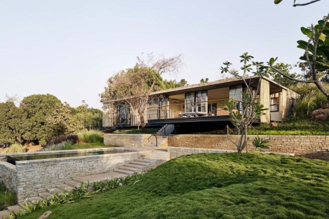 The Riparian House by Architecture BRIO