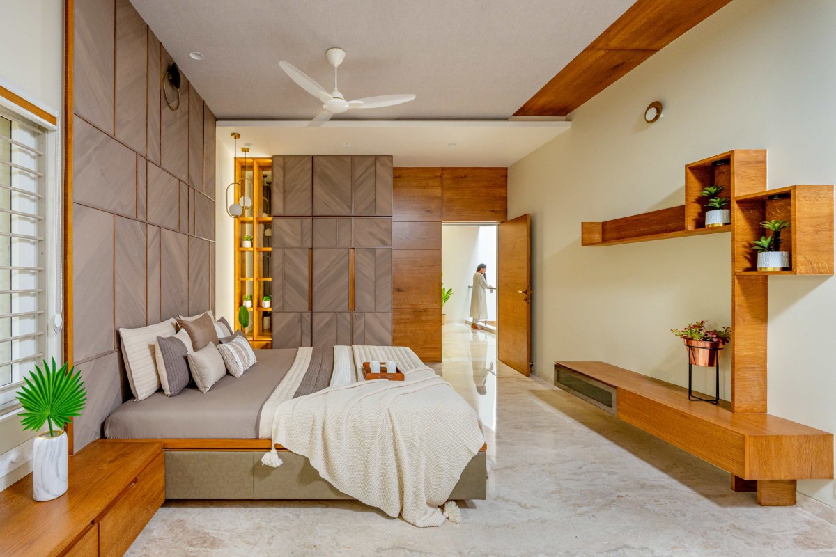 Daughter's Bedroom of Narrow House by Prashant Parmar Architect