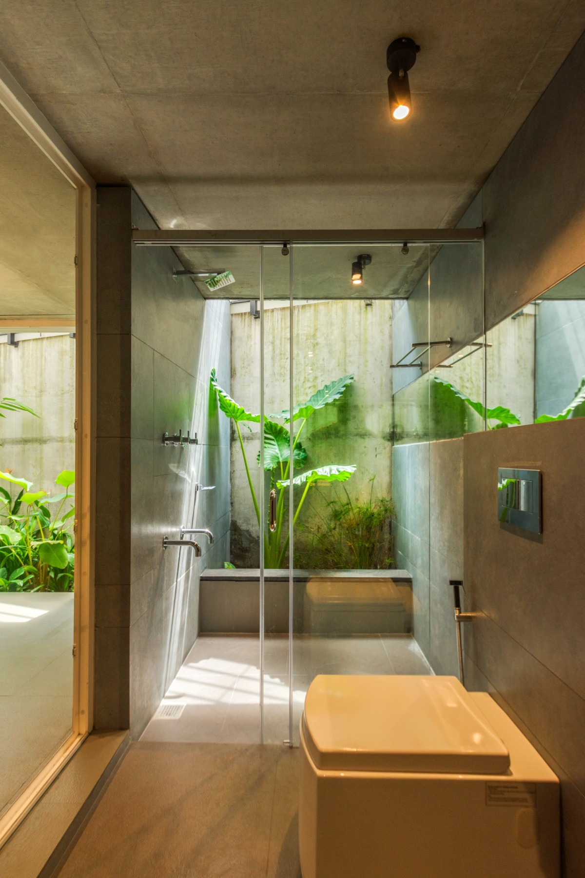 Bathroom and Toilet of Buoyant Hue by Mindspark Architects