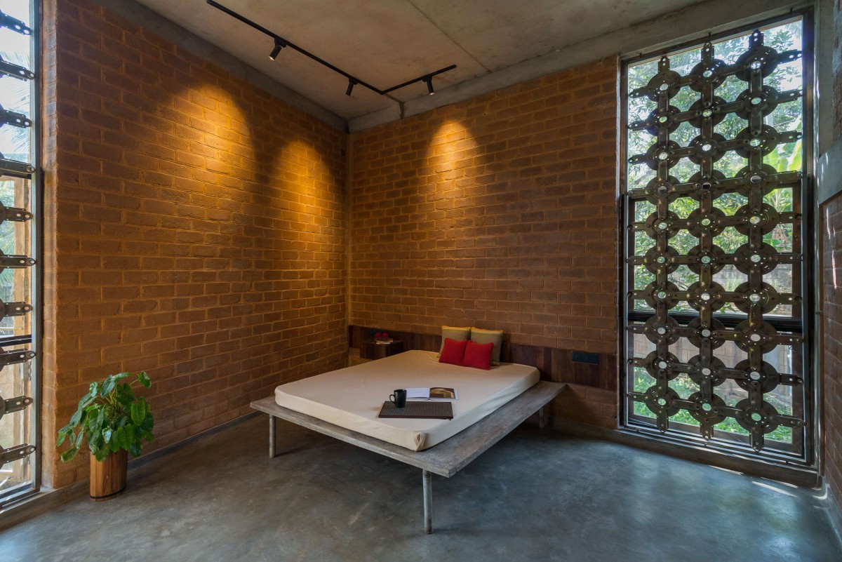 Bedroom of Iha Residence by Wallmakers