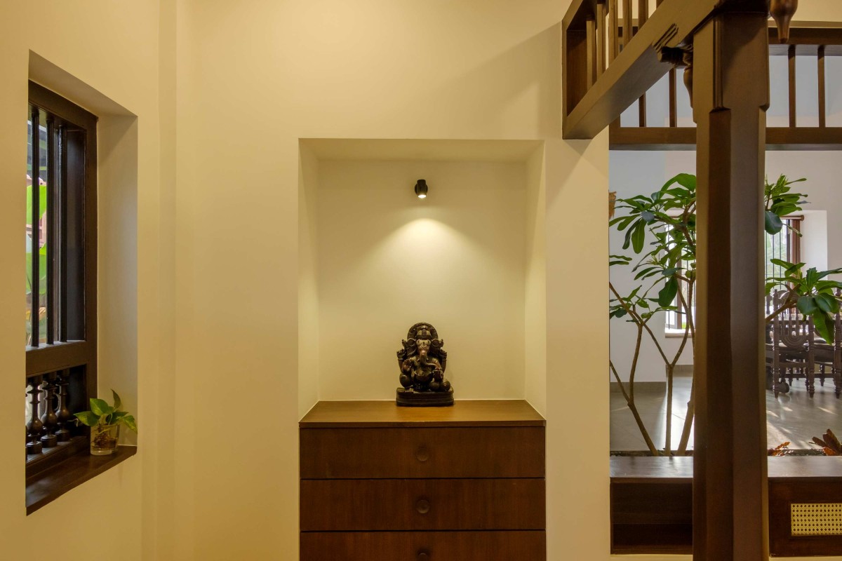 Pooja room (Mandir) of Admay by Ishtika Design Studio