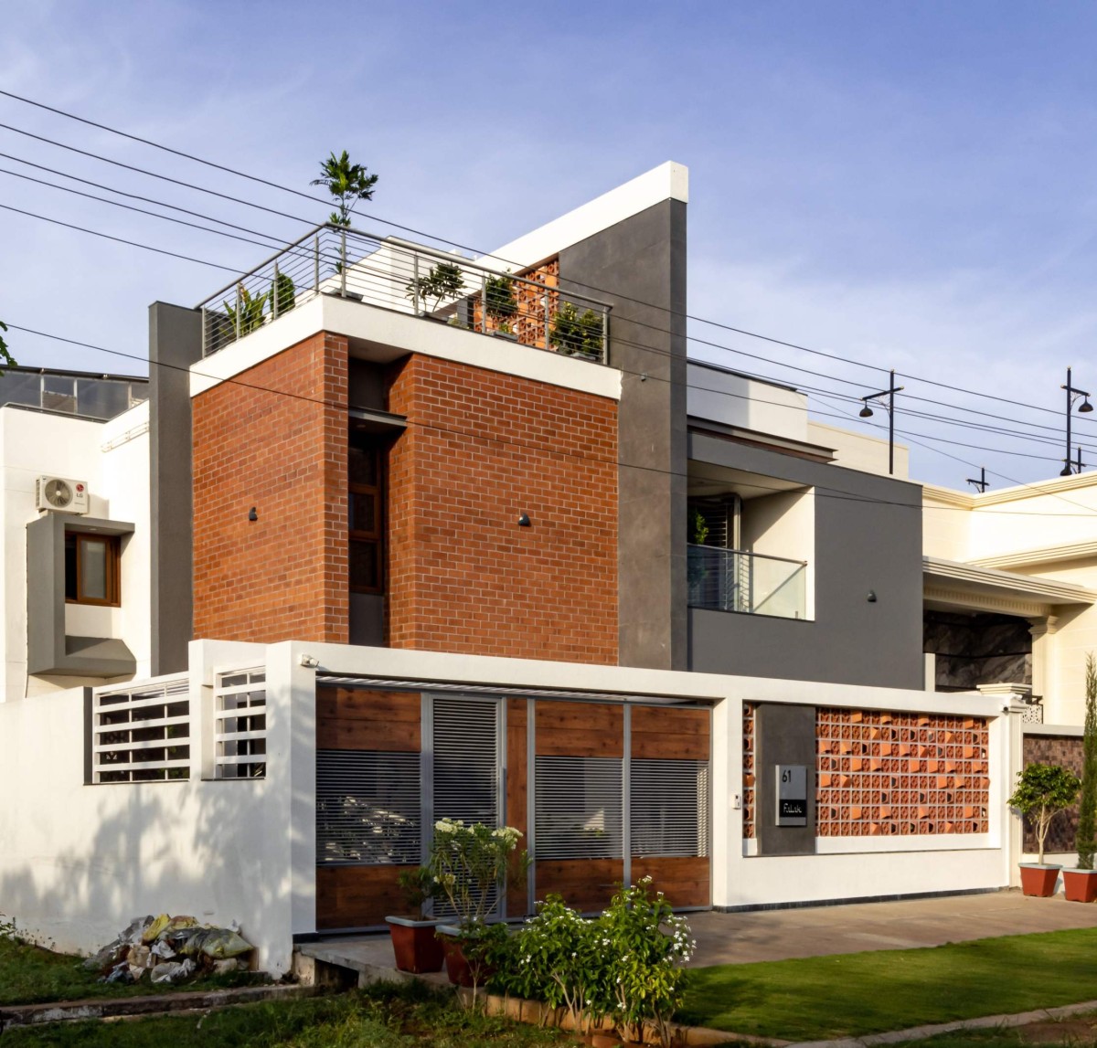 Exterior view of Falak Residence by Space