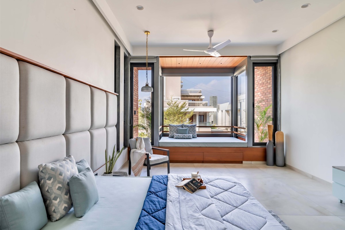 Bedroom of The Concrete Tree House by Architects at Work