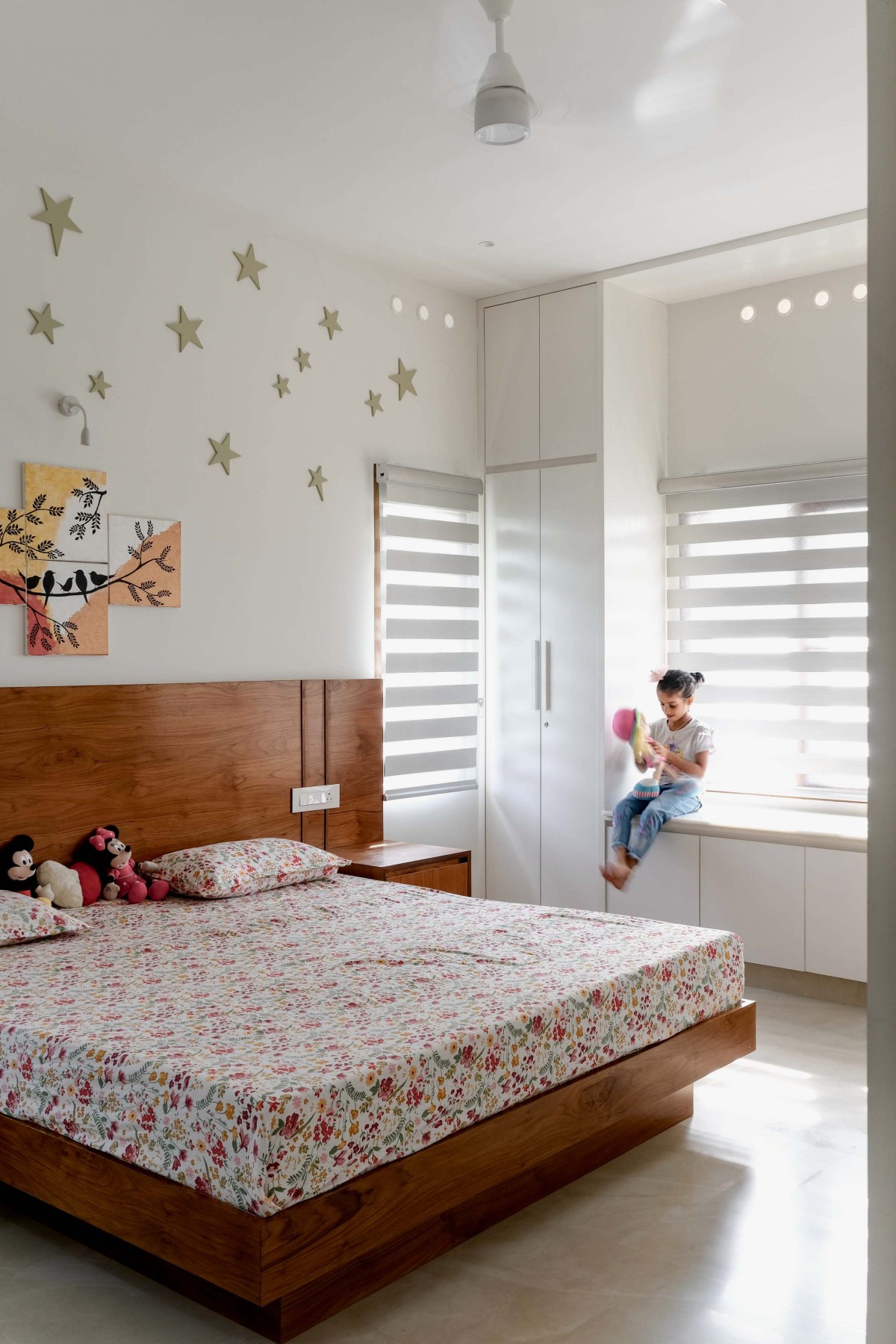 Kids Bedroom of Jibens Home by S&A Architects