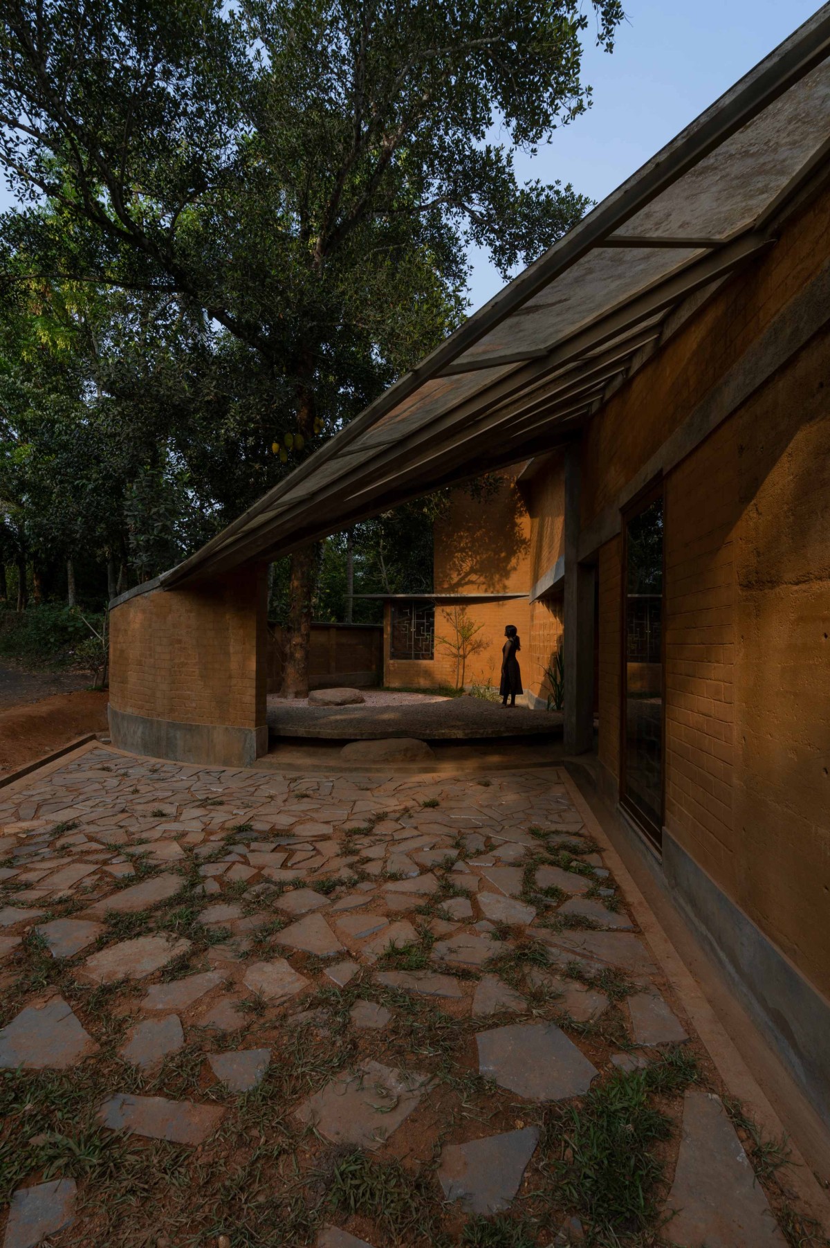 Exterior view of Jack Fruit Garden Residence by Wallmakers