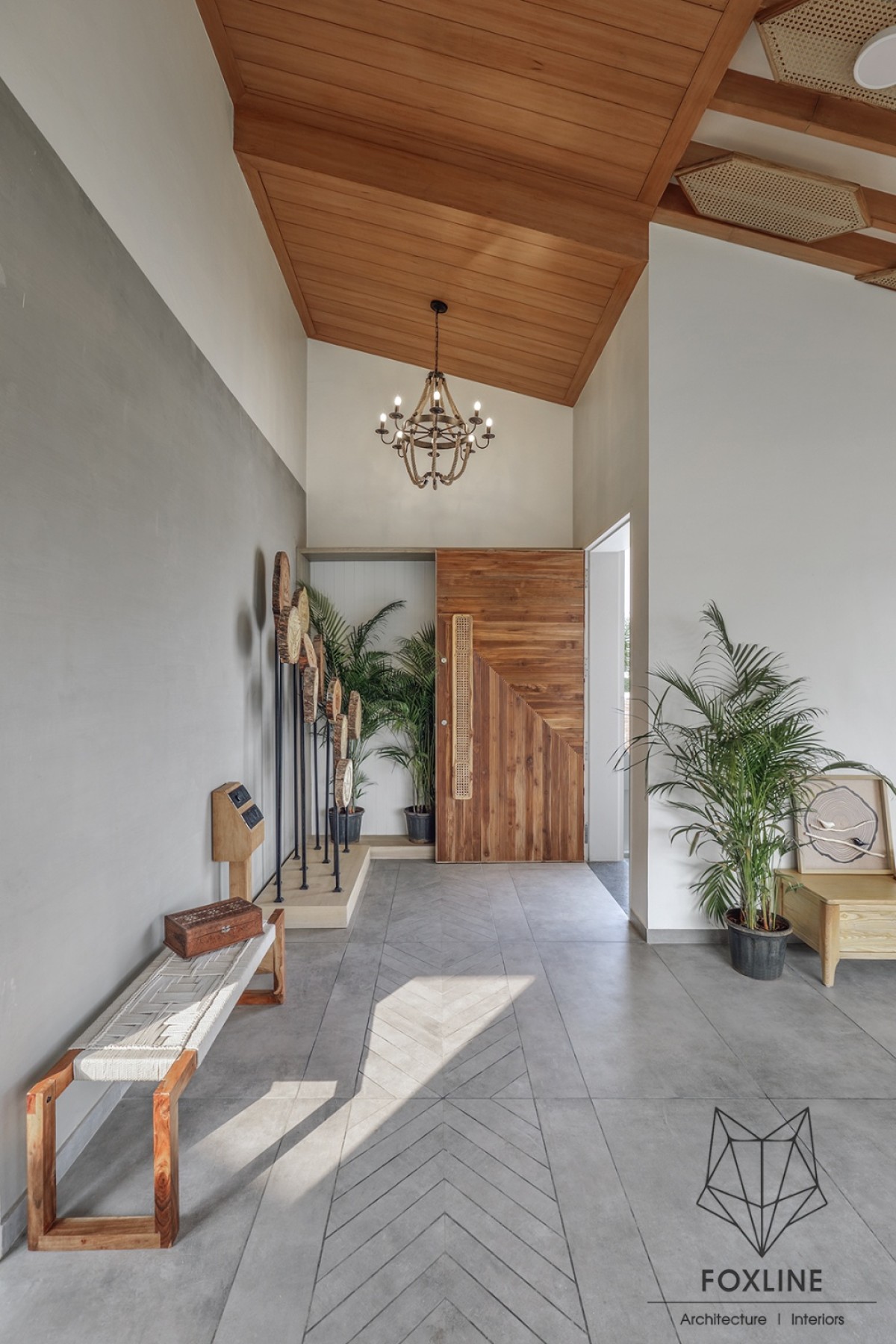 Entrance foyer of Weekend Home by  Foxline Architects & Interiors