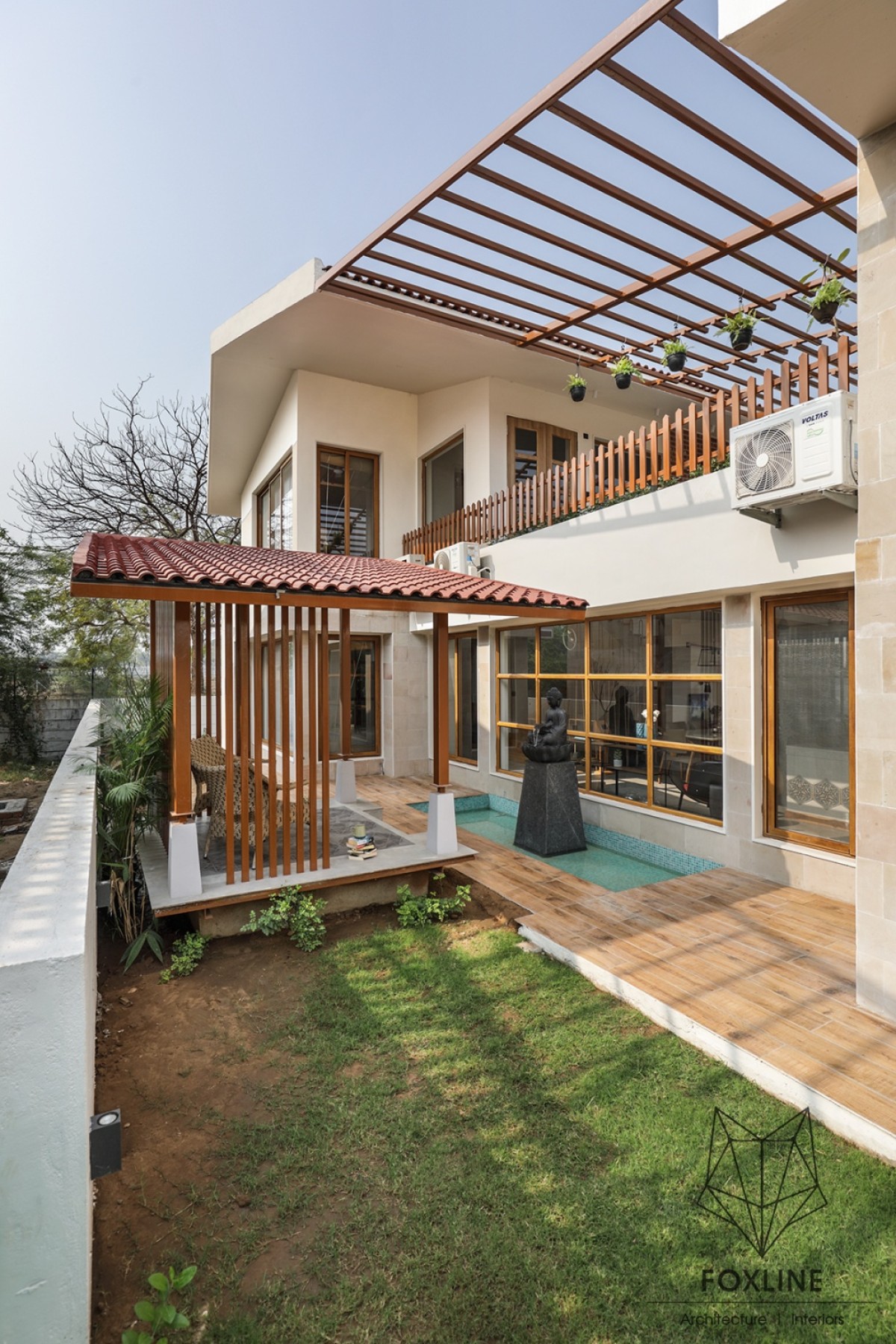 Porch of Weekend Home by  Foxline Architects & Interiors