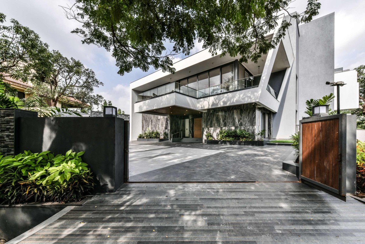 Main entrance of Infinity House by GA Design