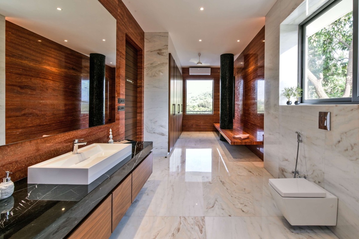 Bathroom and Toilet of Infinity House by GA Design