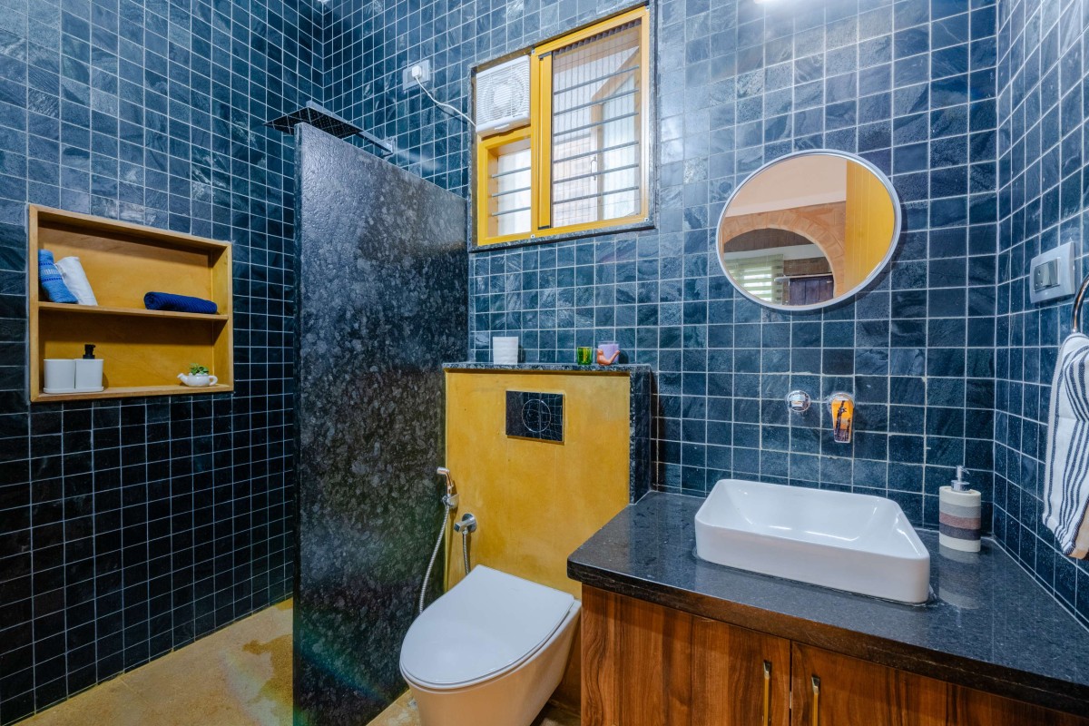 Common Bathroom of Audumbara by Tropic Responses