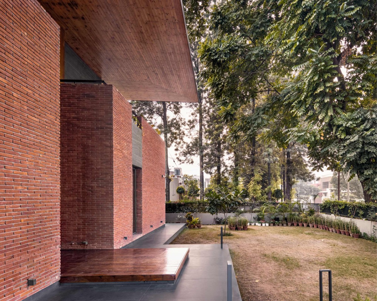 Porch of Prairie House by Arch.Lab