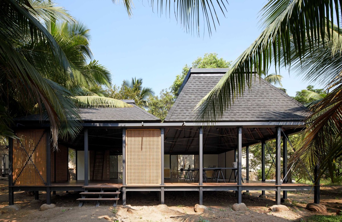 Exterior view of Mumbai Artist Retreat by Architecture BRIO