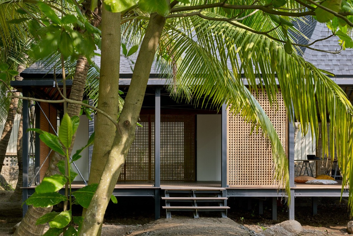 Entrance of Mumbai Artist Retreat by Architecture BRIO