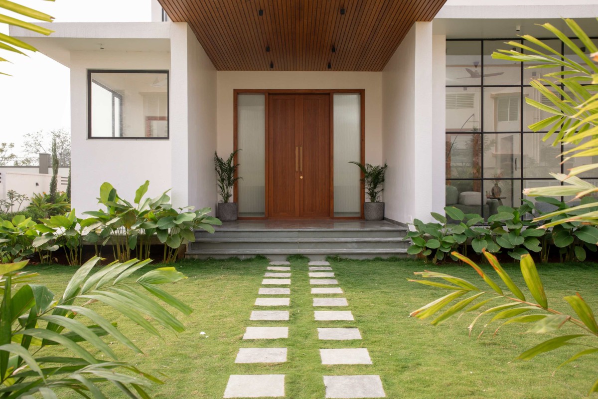 Entrance of The House of Frames by KalaaZodh Architecture