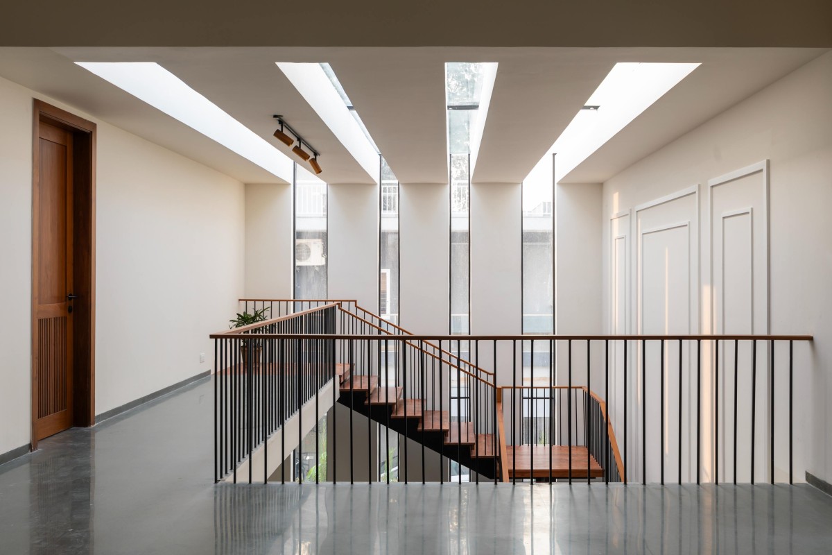 First floor view of The House of Frames by KalaaZodh Architecture