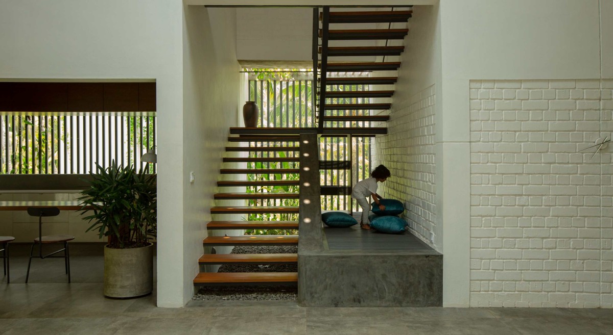 Staircase of Screen - The Lantern House by Zero Studio