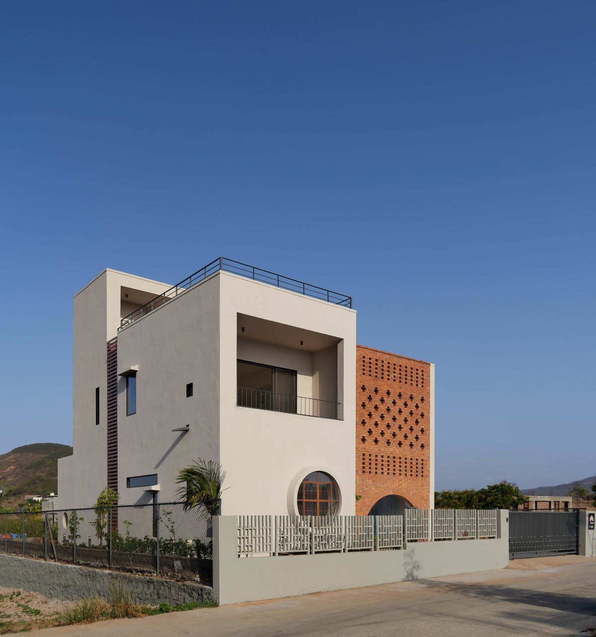 North-West Side View of Within Cuboids by Alok Kothari Architects