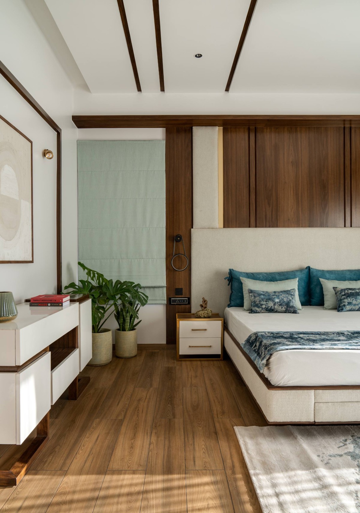 Parent Bedroom 2 of Lattice House by Jalihal Associates