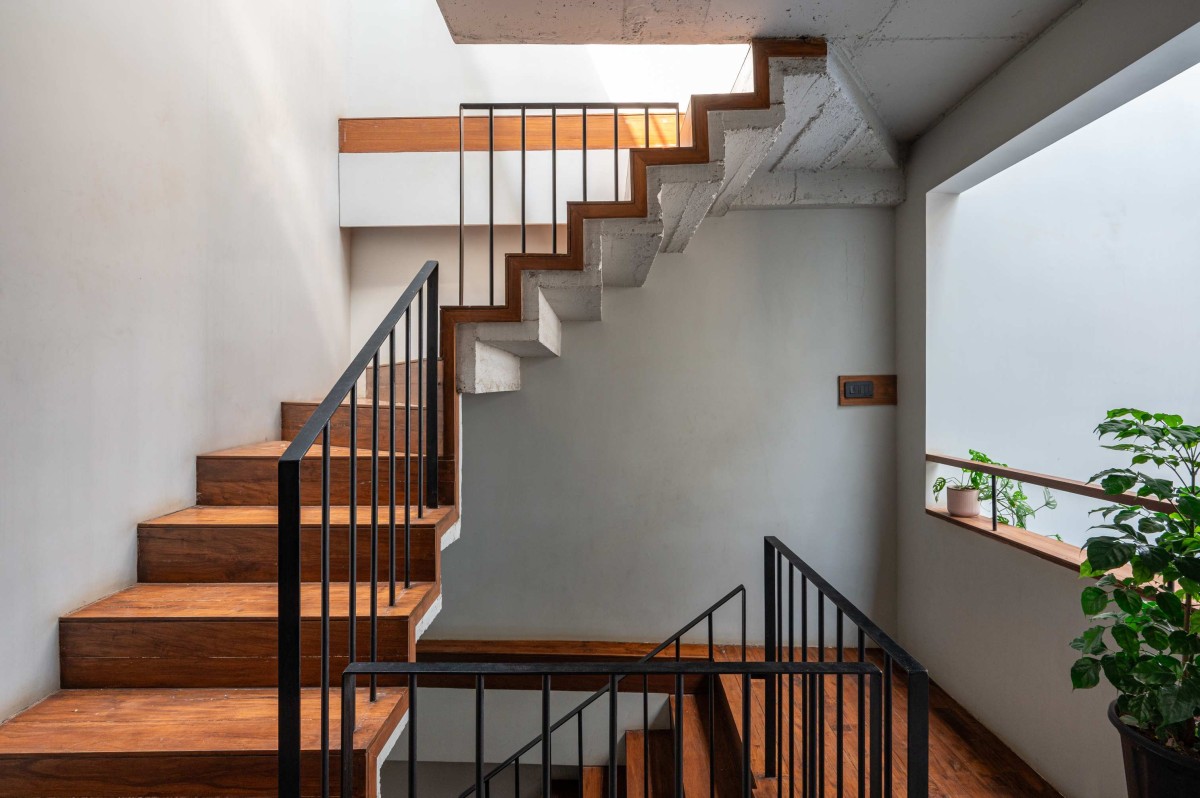 Staircase of Compact House by Rahul Pudale Design